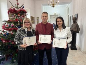 PHOTO 2024 12 04 11 15 00 3 300x225 Premiul Academiei Romane